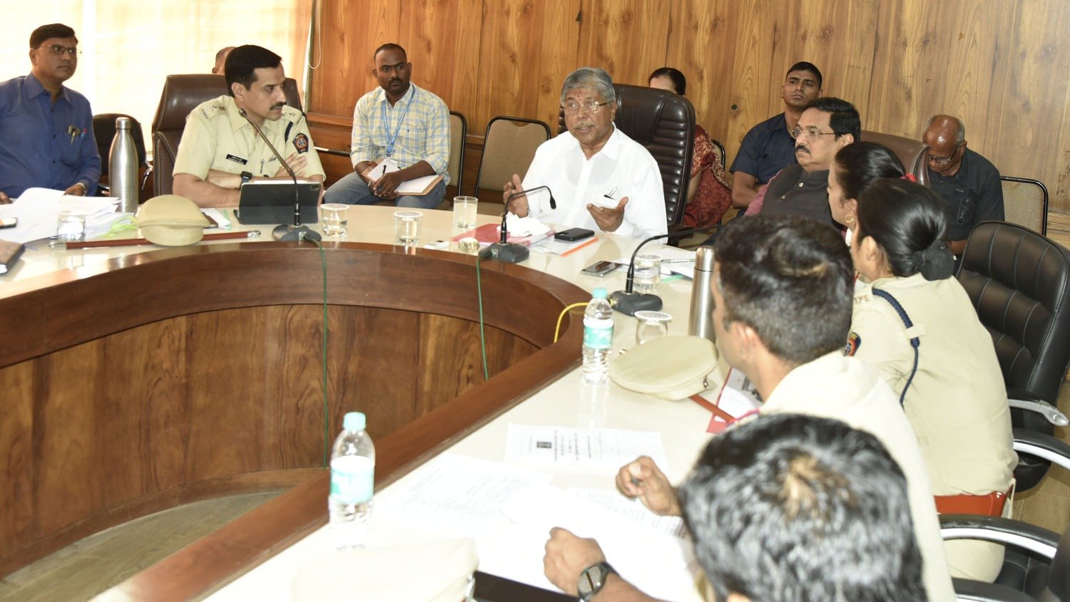 प्रशासकीय यंत्रणांनी जिल्हा वार्षिक योजनांतर्गत प्राप्त निधी विहित मुदतीत 100 टक्के खर्च करावा – पालकमंत्री चंद्रकांत पाटील*