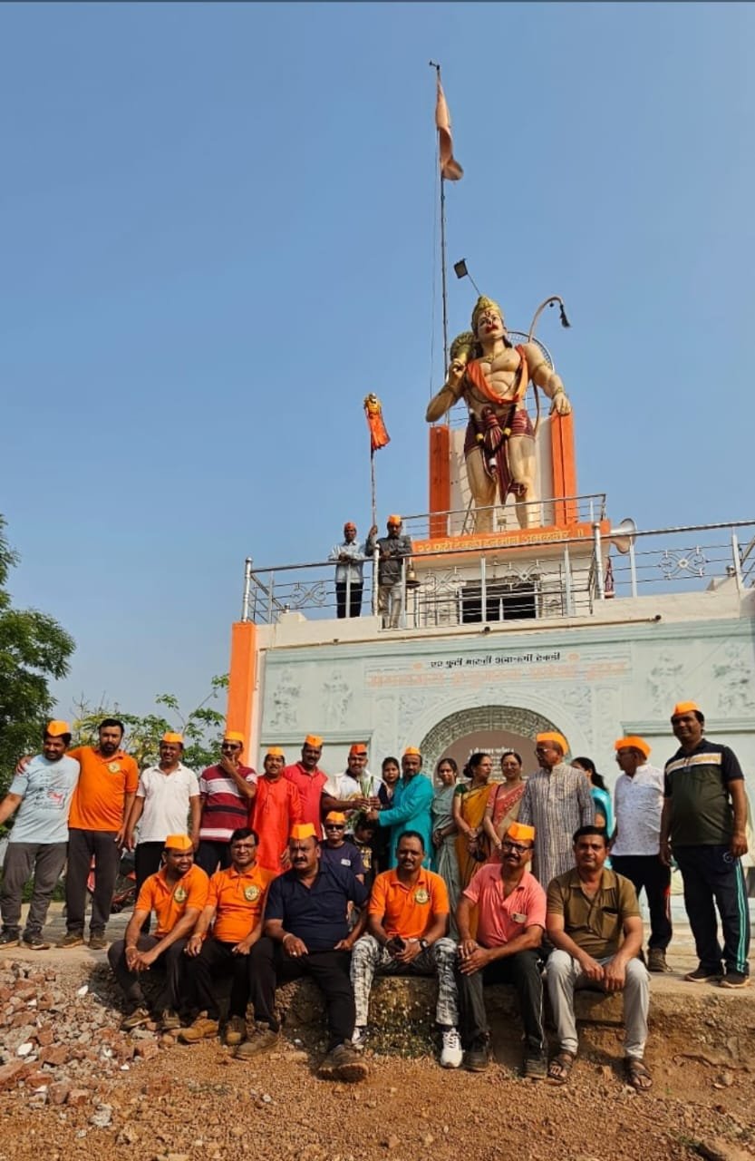 अमळनेरचा सुपुत्र दिनेश बागडे साधला सोनेरी विजय  अंबर्षी टेकडी गृपने गुढीपाडव्याच्या निमित्ताने केला भव्य सत्कार