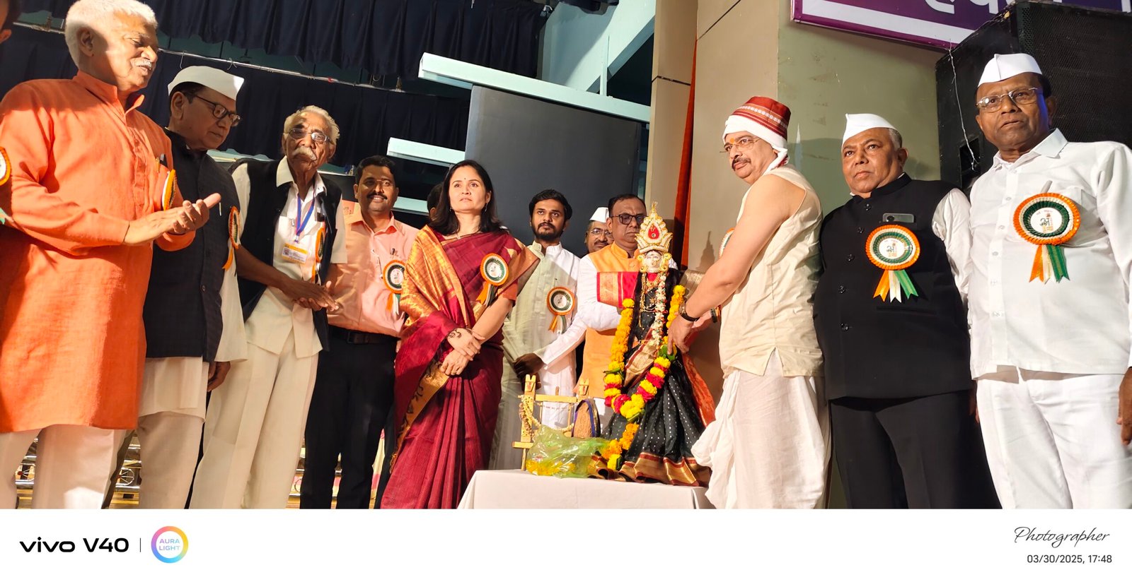 अमळनेरात पाचव्या अहिराणी साहित्य संमेलनाचे झाले भव्य उद्धघाटन  अहिराणी रसिकांचा उस्फुर्त प्रतिसाद..