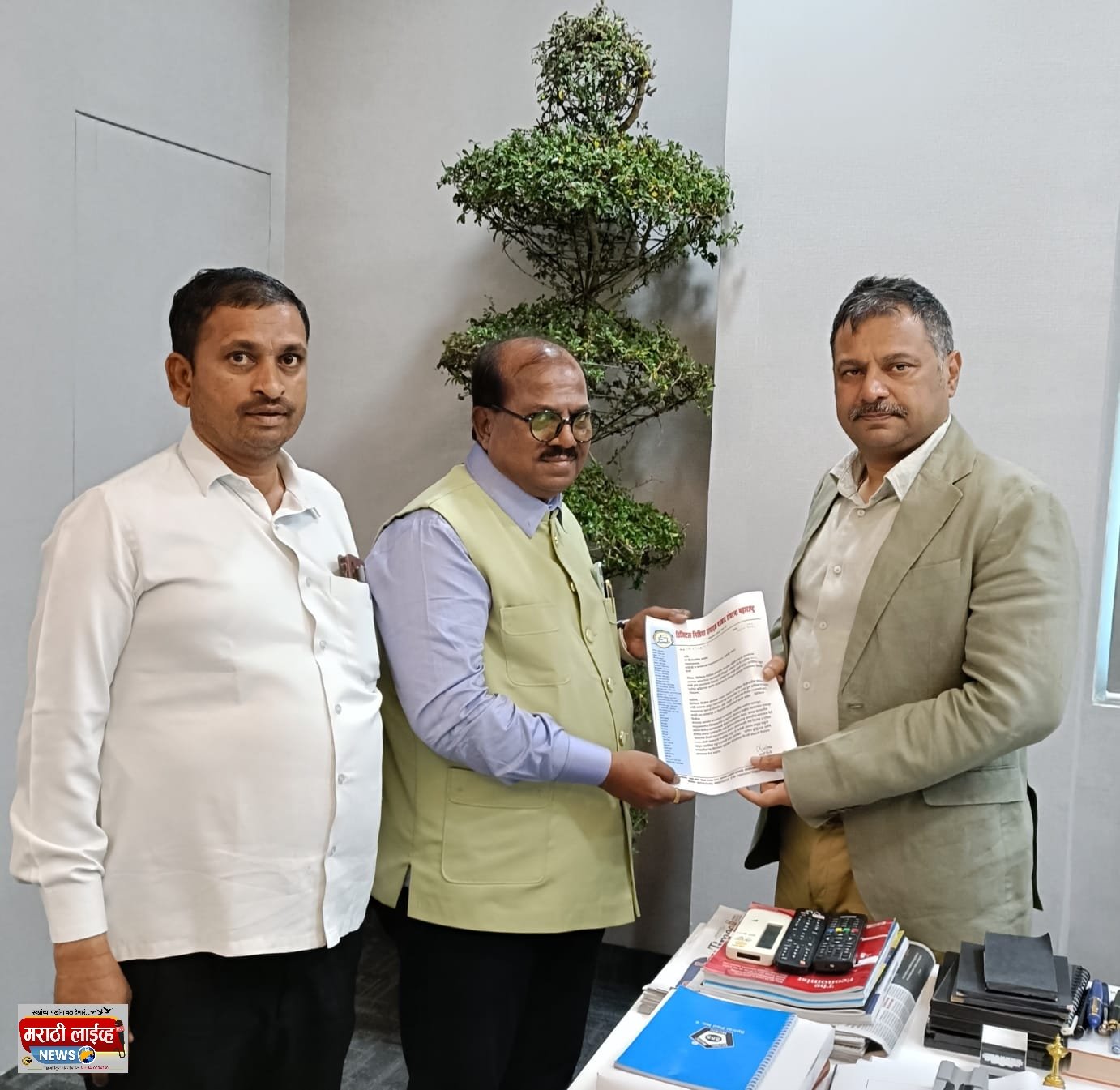 महाराष्ट्राचे माहिती महासंचालक* *डॉ.ब्रिजेशसिंह यांना प्रकट मुलाखतीसाठी निमंत्रण*