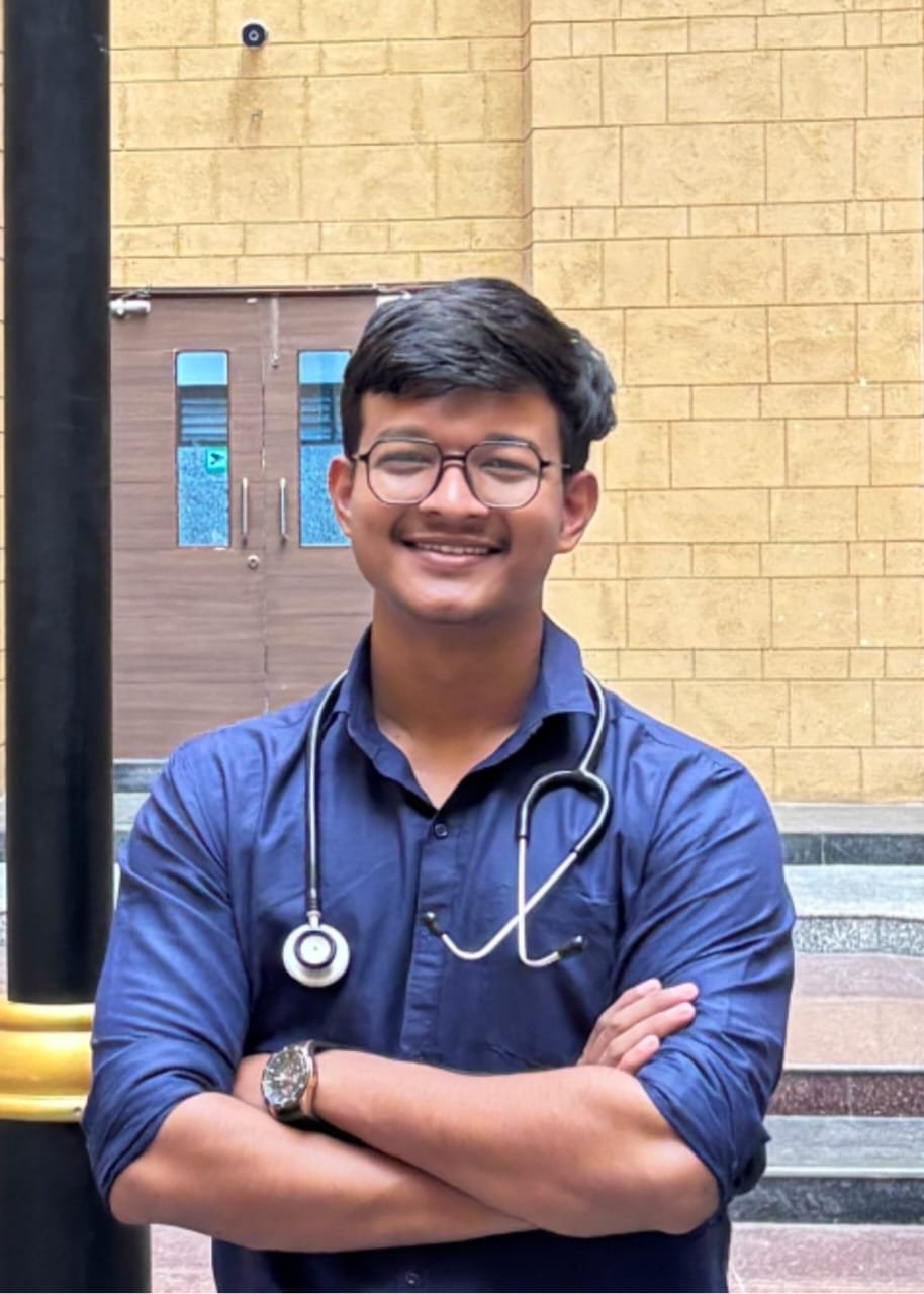 आदित्य पाटीलचे एम बी बी एस मध्ये प्रथम श्रेणीत यश!