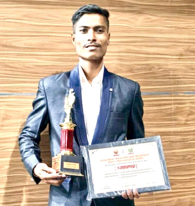 समाधान माळी ‘ कला समाज भूषण’ पुरस्काराने सन्मानित !….  पुरस्काराने ऊर्जा मिळते : समाधान माळी ( कलाकार )