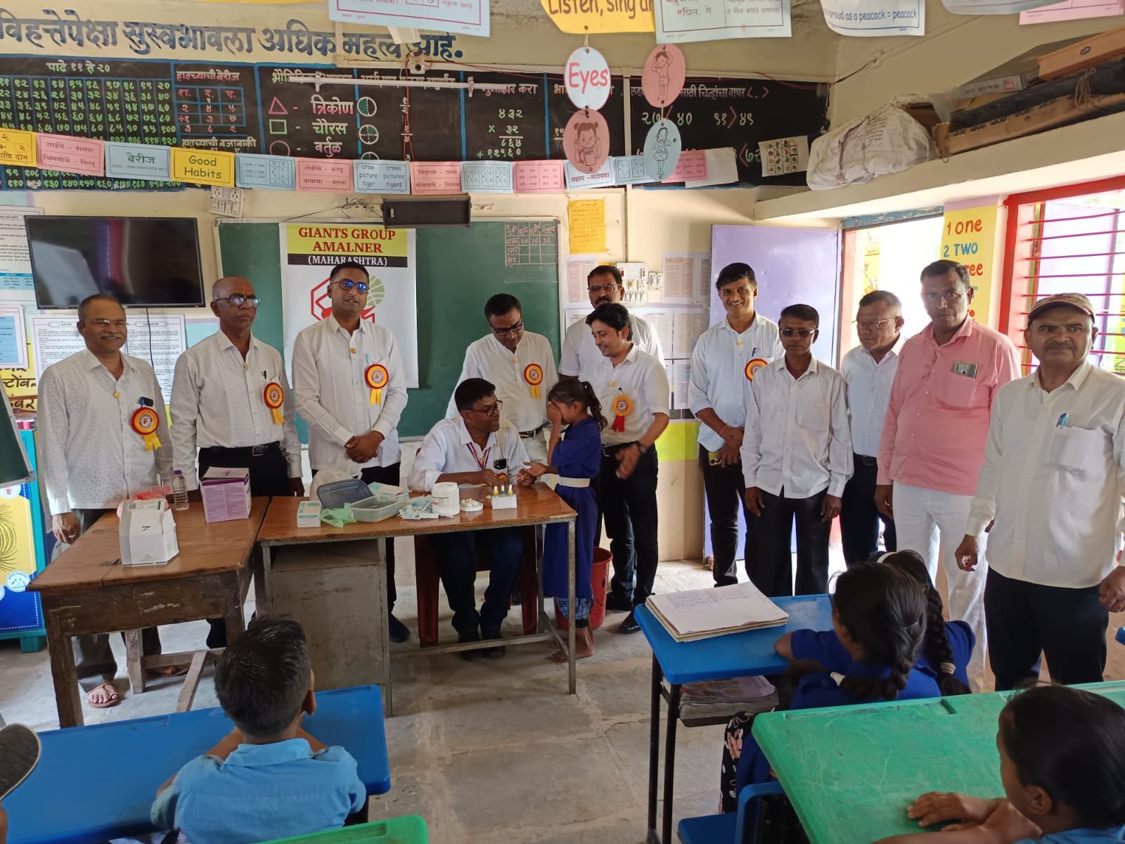 जायन्ट्स ग्रुप”ऑफ अमळनेर तर्फे मोफत रक्तगट तपासणी शिबीर संपन्न.