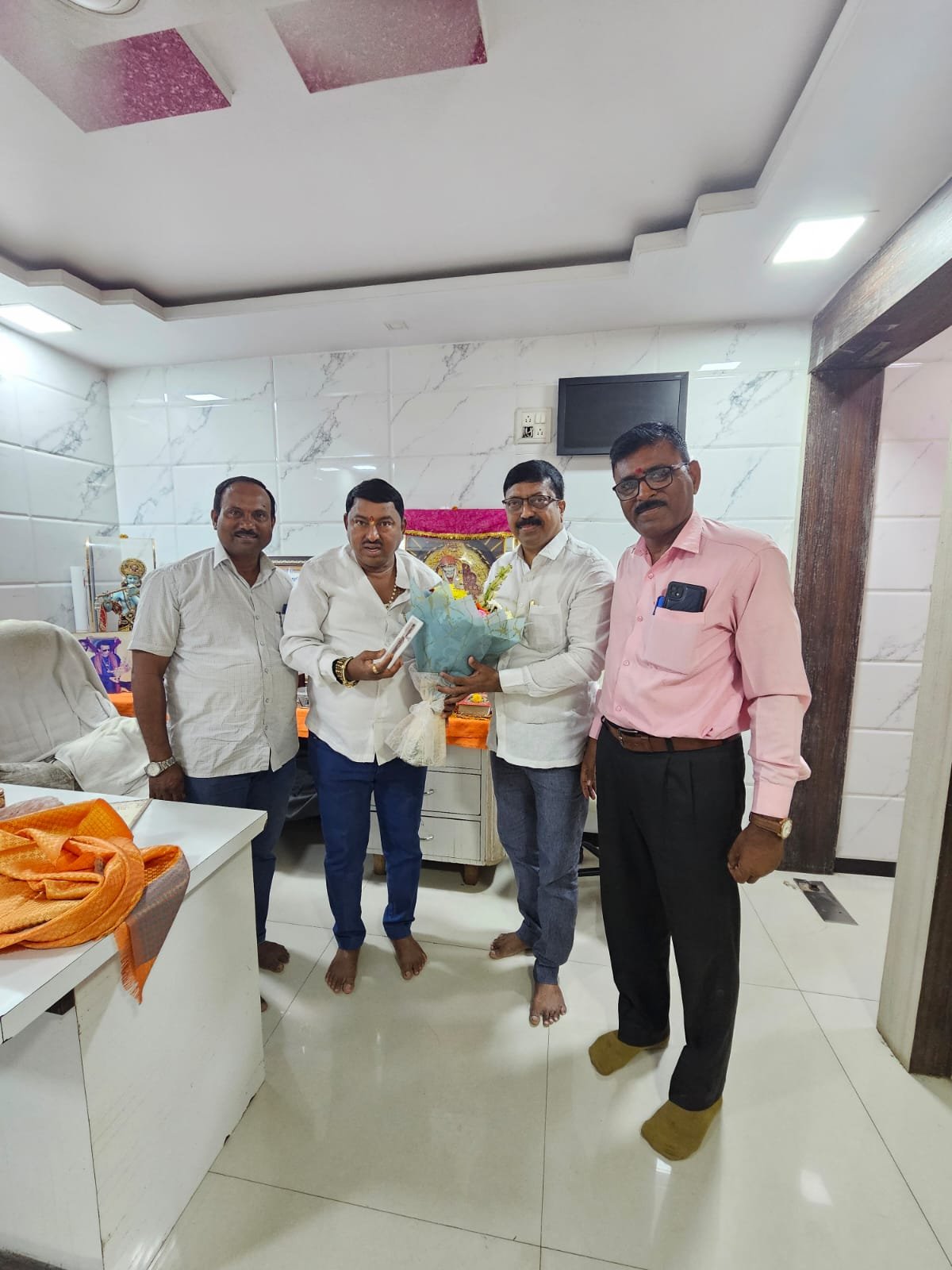 धर्मसेवक डॉ.सोन्या पाटील यांचा मानवसेवा हीच खरी ईश्वरसेवा ग्रुपच्या वतीने यथोचित सन्मान !  *धर्मसेवक डॉ.सोन्याभाऊ पाटील हे खरोखर जनसामान्यांचे आधारस्तंभ आहेत.: डॉ.मनिलाल शिंपी