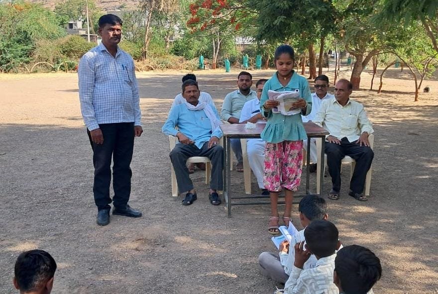 ब्राम्हणवेलमधील कै बळीराम दादा माध्यमिक विद्यालयात ५ वी चावडी वाचन प्रकल्प यशस्वी सादरीकरण