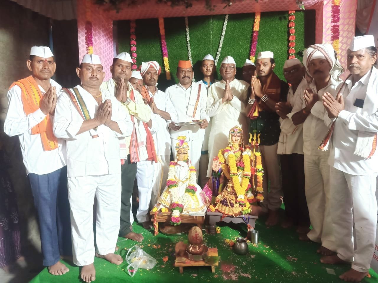 चोपड्यात श्री कानुदेवी व श्री कन्हेरदेवाचा शुभलग्न सोहळा उत्साहात संपन्न..* (शेकडों भाविकभक्तांना पुरणपोळीचा महाप्रसाद..बाविस्कर परिवारातर्फे यशस्वी आयोजन)