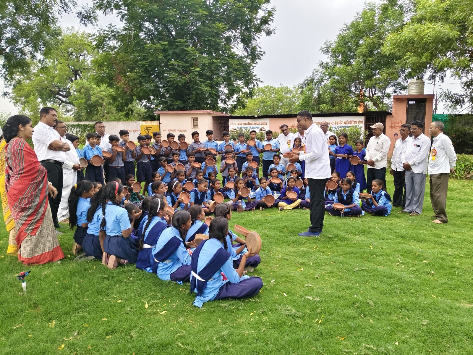 जळोद जिल्हा परिषद शाळेच्या “मुख्यमंत्री माझी शाळा सुंदर शाळा” उपक्रमाला दुसरा क्रमांक , जायंट्स ग्रुप ऑफ अमळनेरची पक्षी संवाद कार्यशाळा आणि पर्यावरण संवर्धनाचा जोरदार उपक्रम