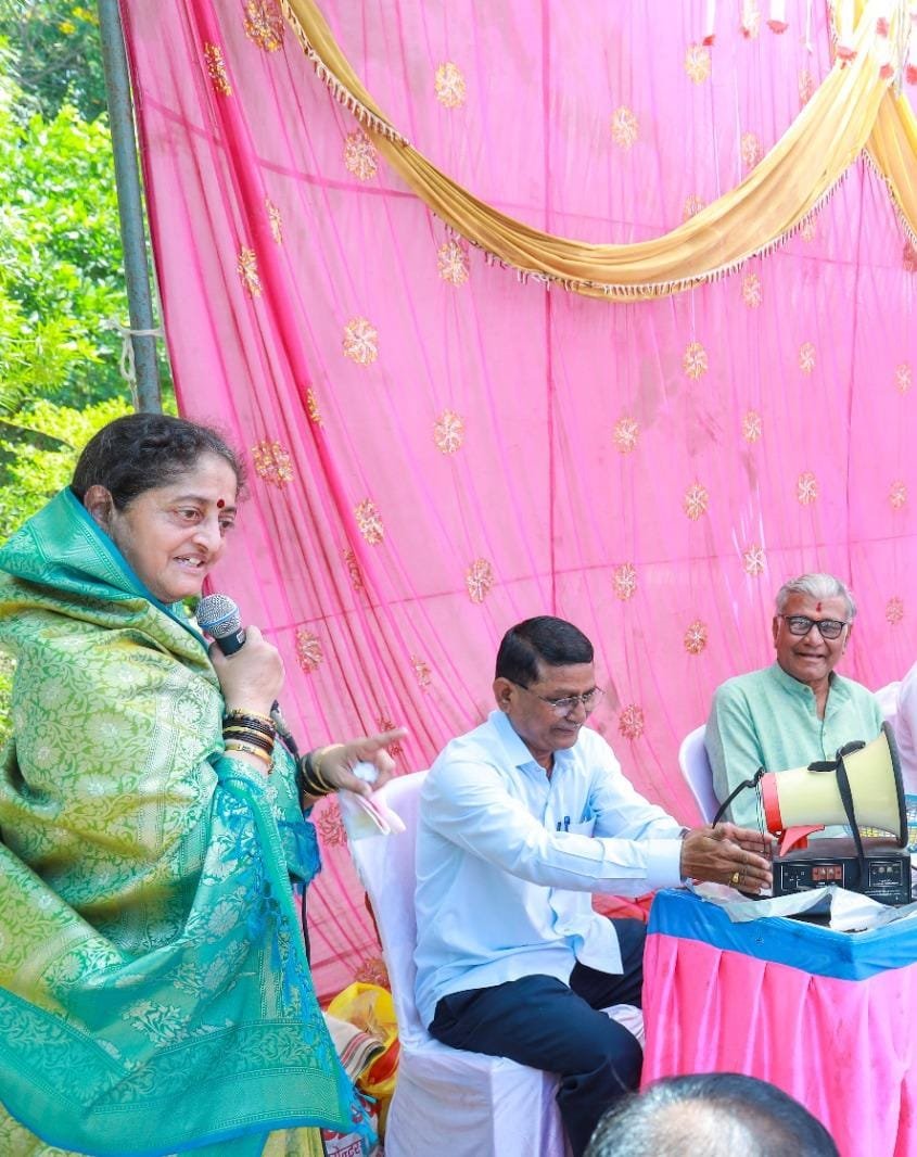 अमळनेरमधील श्री वर्णेश्वर महादेव मंदिर संस्थान परिसराचा २.४० कोटींच्या विकास कामांचे भूमिपूजन