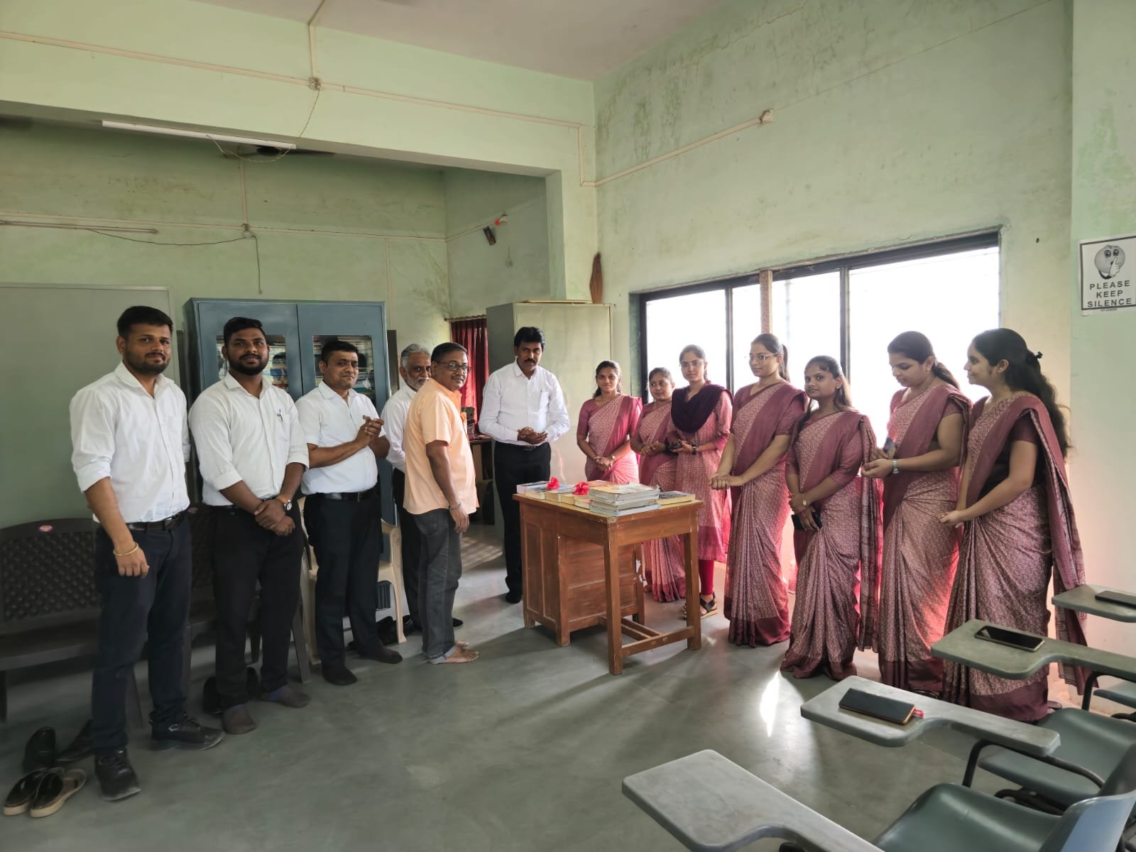 फार्मसी महाविद्यालयात जागतिक पुस्तक दिवस साजरा*