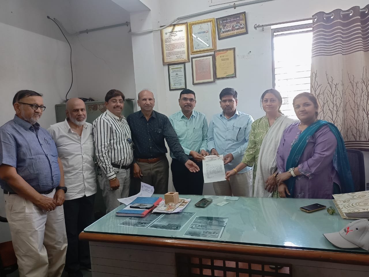 अमळनेर शहरात विजेचे लपंडाव तर पाणी करिता नागरिक त्रस्त —-अखिल भारतीय ग्राहक पंचायत अमळनेर ने मांडली व्यथा