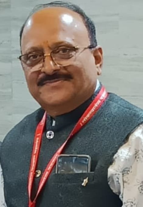 “पत्रकारितेत समाजसेवेची अमूल्य चमक – संजय बाप्पू देशमुख यांचा जीवनप्रवास”