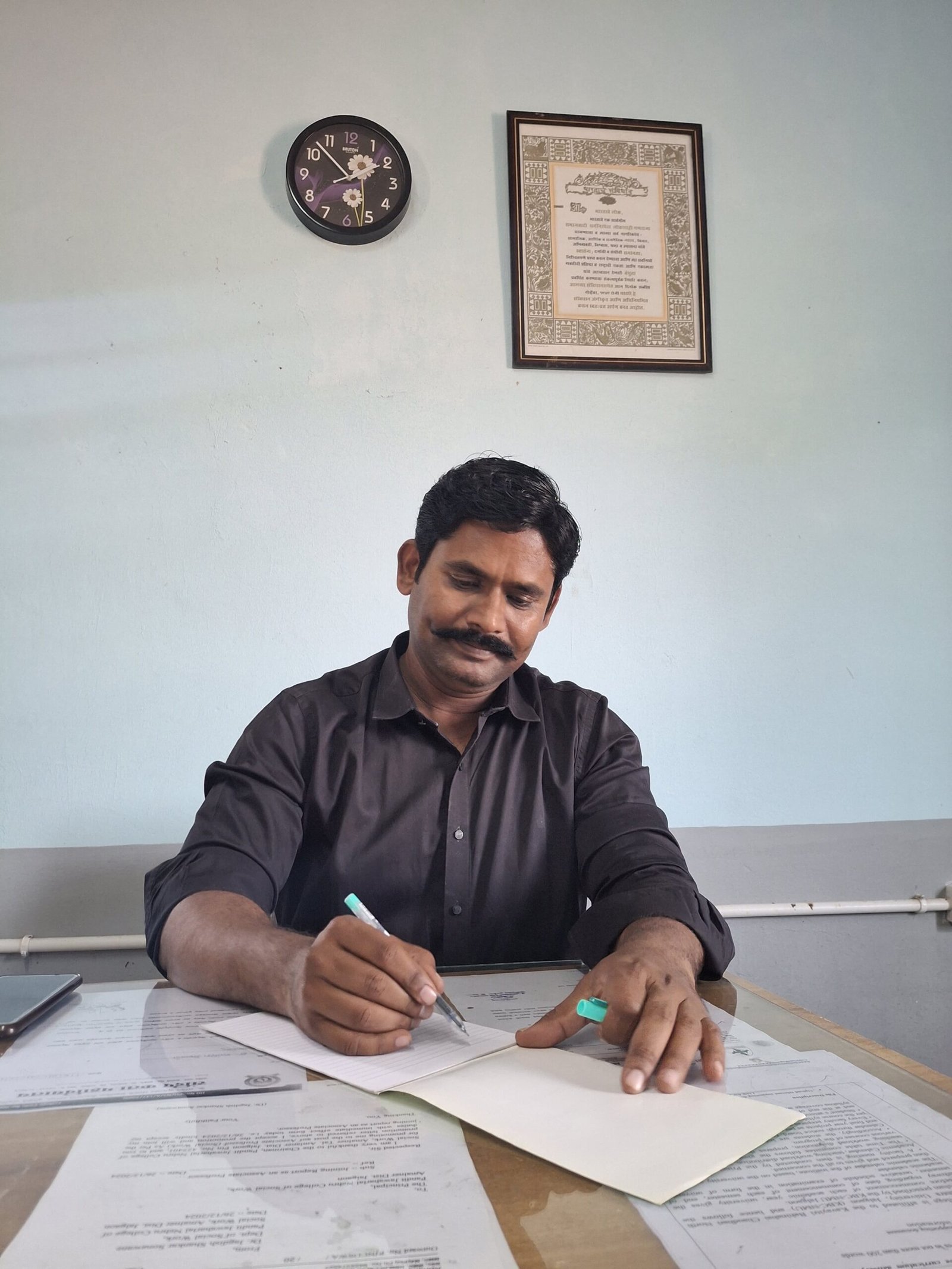 डॉ जगदिश सोनवणे यांची समाज कार्य अभ्यास मंडळ अध्यक्षपदी विद्यापीठाने केली निवड. मित्र परीवाराच्या वतीने शुभेच्छाचा वर्षाव