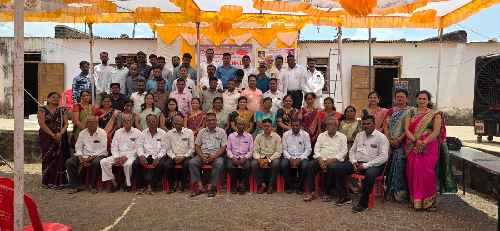 “आदर्श हायस्कूल मांडळच्या माजी विद्यार्थ्यांचा आठवणींचा स्नेहमेळावा – 2001-02 बॅचचा उत्स्फूर्त संमेलन”