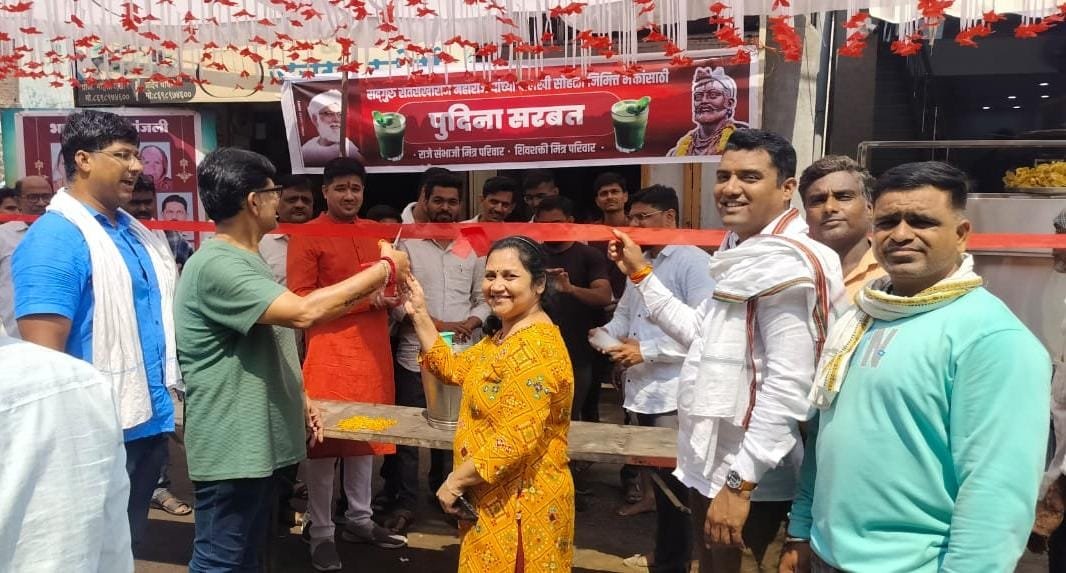 अमळनेरतील सद्गुरू सखाराम महाराज पालखी मोहत्सवात राजे संभाजी मित्र परिवाराचा ३० वर्षांचा थंड पुदिना शरबत वाटपाचा गौरवपूर्ण परंपरा जोपासली”