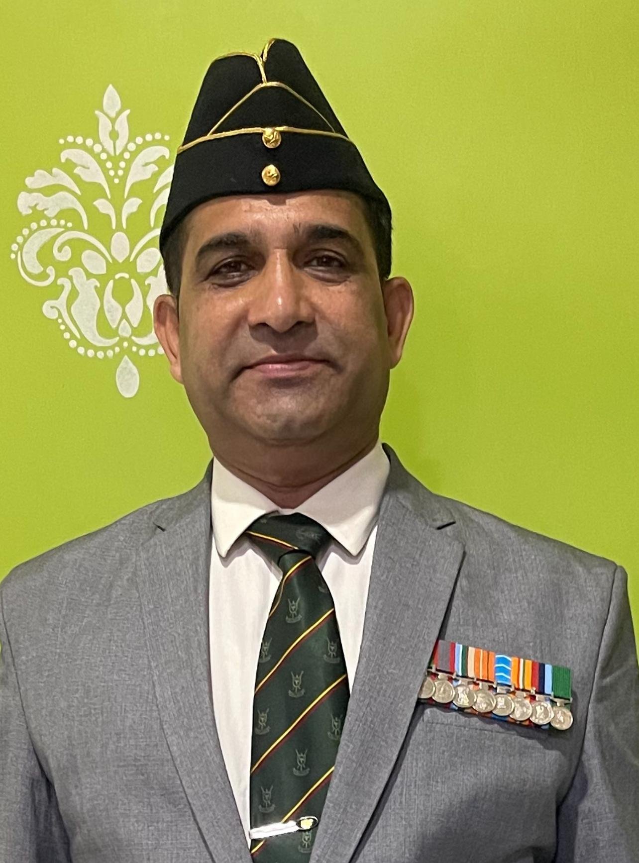 अमळनेर आर्मी स्कूलच्या कमांडंट पदी लेफ्टनंट कर्नल विजयसिंह थोपटे  माजी केंद्रीय मंत्री विजय नवल पाटील यांच्या त्रिसमितीने केली निवड