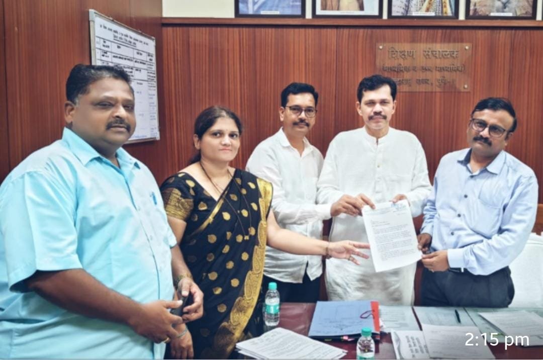 राज्यातील अतिरिक्त शिक्षकांच्या समायोजन प्रक्रियेला आणि पगार बंदीला स्थगिती.  शिक्षक भारतीच्या पाठपुराव्याला यश