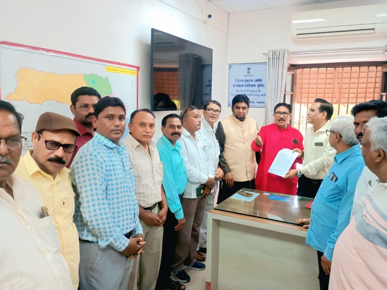 बोरमली घटने संदर्भात पुरोगामी संघटना तर्फे जिल्हाधिकाऱ्यांना निवेदन