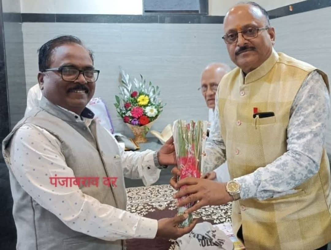 लोकस्वातंत्र्य पत्रकार महासंघाचे राष्ट्रीय अध्यक्ष संजय देशमुख यांच्या मागणीला यश*  *पुण्यश्लोक अहिल्यादेवी होळकर जयंती ८०० सें.मी. जाहीरातीची लघु वृत्तपत्राला भेट!!*  *साहेबांवर महाराष्ट्र भरातून अभिनंदनाचा वर्षाव!!!*