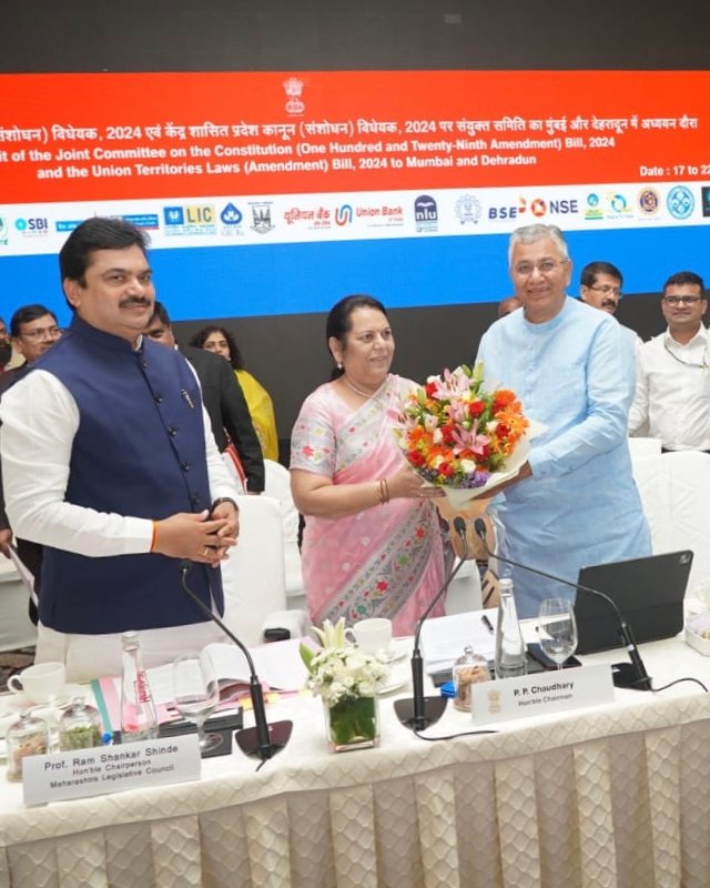 एकत्र निवडणुका आणि निवडणूक आयोगाच्या अधिकारांबाबत चर्चा करताना वस्तुनिष्ठ भूमिका आवश्यक”* विधानपरिषद उपसभापती डॉ. नीलम गोऱ्हे