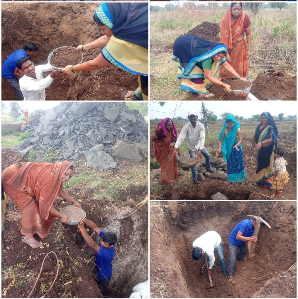 खोकरपाट येथील शंभू महिला शेतकरी गटाच्या १२ जलरागिनींनी शेतात जलतारा उपचारांसाठी पुढाकार
