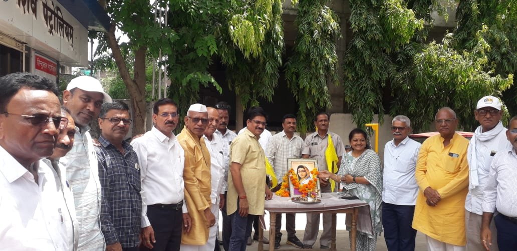 पुण्यश्लोक अहिल्यादेवी होळकर त्रिशताब्दी जयंती विविध संघटना तर्फे उत्साहात साजरी*.