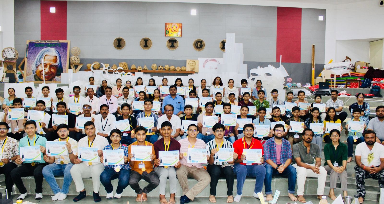 महाराष्ट्रातील 60 विद्यार्थ्यांनी अनुभवले इस्रोचे आधुनिक तंत्रज्ञान  नोबेल फाउंडेशन आणि भवरलाल अँड कांताबाई जैन फाउंडेशनचा ११वा इस्रो दौरा संपन्न