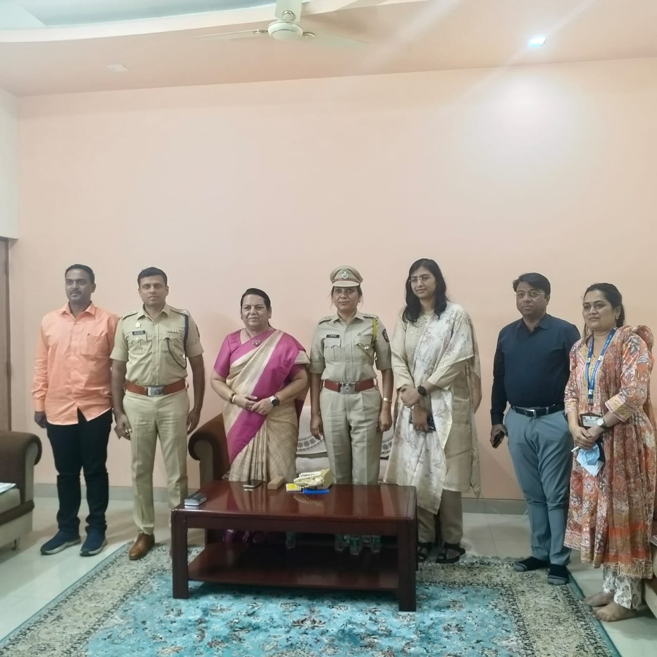 सोलापूर आशाराणी भोसले आत्महत्या प्रकरण पाठपुरावा.  *आशाराणी भोसले आत्महत्या प्रकरण, सदरील घटनेकडे दुर्लक्ष करणार्‍या संबंधित अधिकाऱ्यांची चौकशी करा : उपसभापती नीलम गोऱ्हे*.