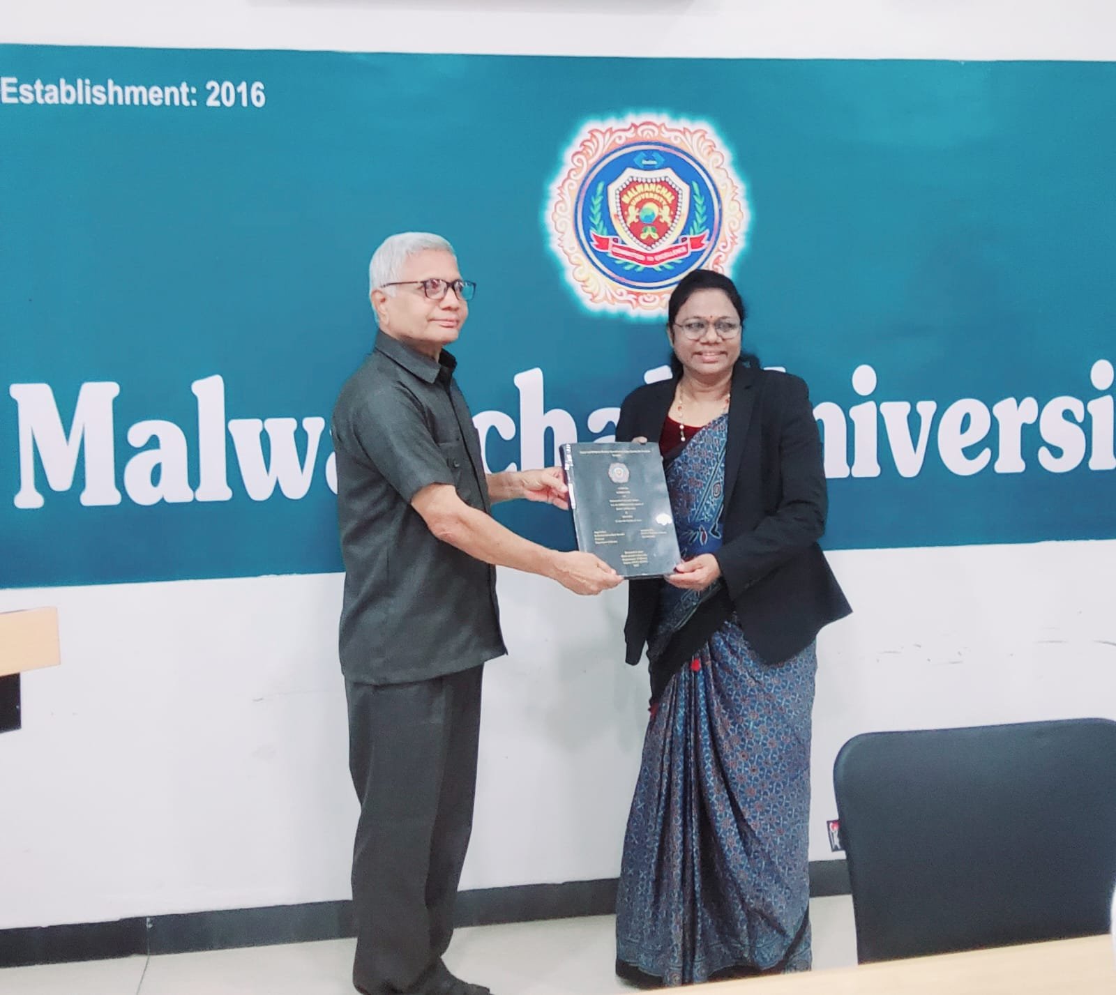 अमळनेरच्या समाजसेविका प्रा. डॉ. जयश्री साळुंके यांचा इतिहासातील महत्त्वपूर्ण संशोधनाचा मोठा गौरव