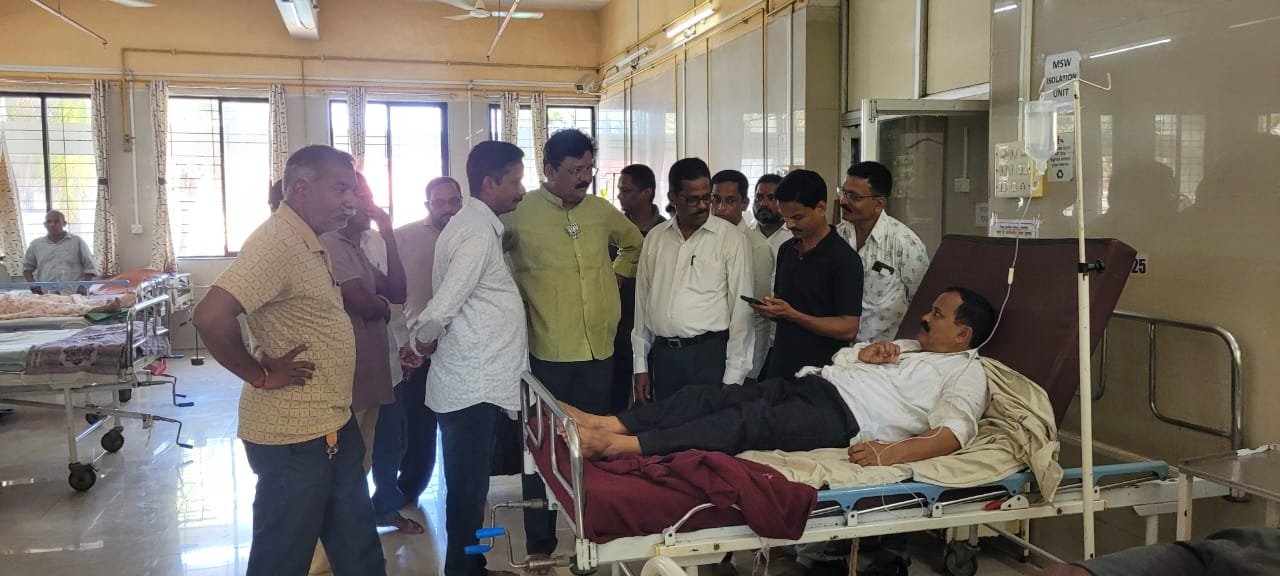 वरिष्ठ व निवडश्रेणी ट्रेनिंग घेणाऱ्या शिक्षकांचा अपघात*  *अनिल बोरनारे यांची शिक्षण राज्यमंत्री मा. पंकज भोयर साहेब व भाजपा कार्यकारी अध्यक्ष मा. रविंद्र चव्हाण साहेब यांच्याशी चर्चा*  *शिक्षकांना तातडीने मदत*