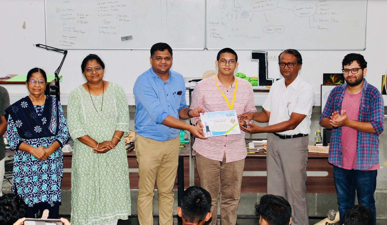 नोबेल फाउंडेशनच्या यथार्थ जनईकरचे इस्रो येथे प्रशिक्षण पूर्ण.  आयआयटी गांधीनगर येथे सन्मानित