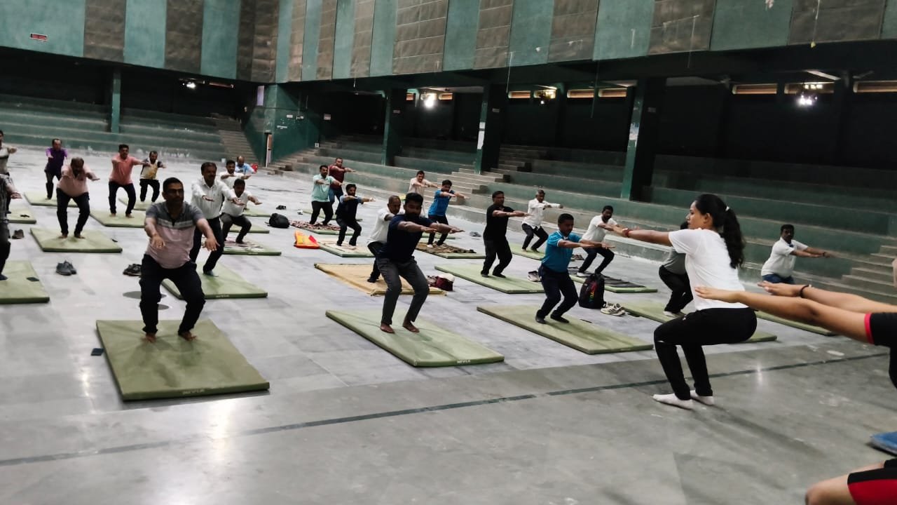 जळगावमध्ये योग मास्टर ट्रेनिंगला उत्स्फूर्त प्रतिसाद; ४० क्रीडा शिक्षकांचा सहभाग*  ▪️ *21 जूनला जागतिक योगा दिनाची तयारी सुरु*