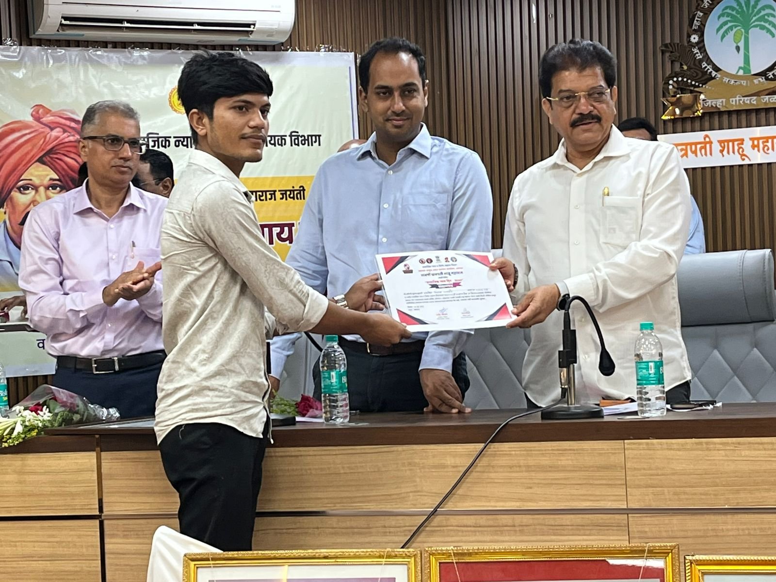 राजर्षी शाहू महाराज जयंतीनिमित्त सामाजिक न्याय दिन साजरा*  *समता दिंडी, विविध योजना लाभांचे वितरण आणि जनजागृती उपक्रम*