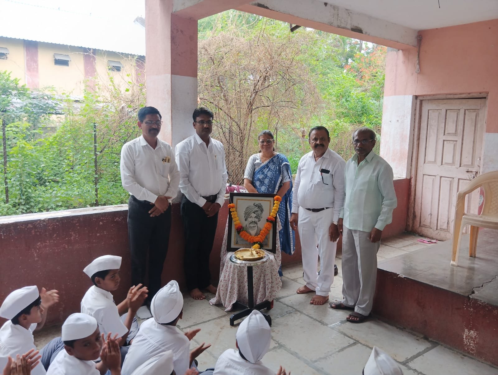 राजर्षी शाहु महाराज जयंती सामाजिक न्याय दिन म्हणून साने गुरुजी विद्यालयात साजरी.”