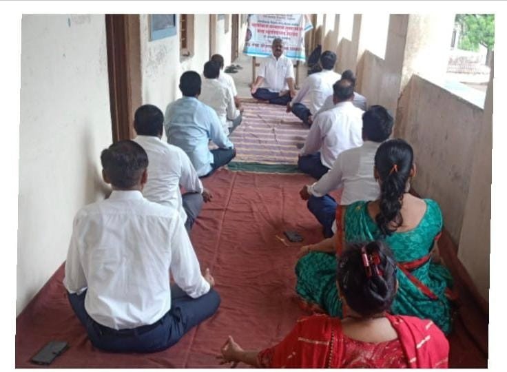 मारवड महाविद्यालयात आंतरराष्ट्रीय योग दिनानिमित्त सामाजिक संदेश.—–*