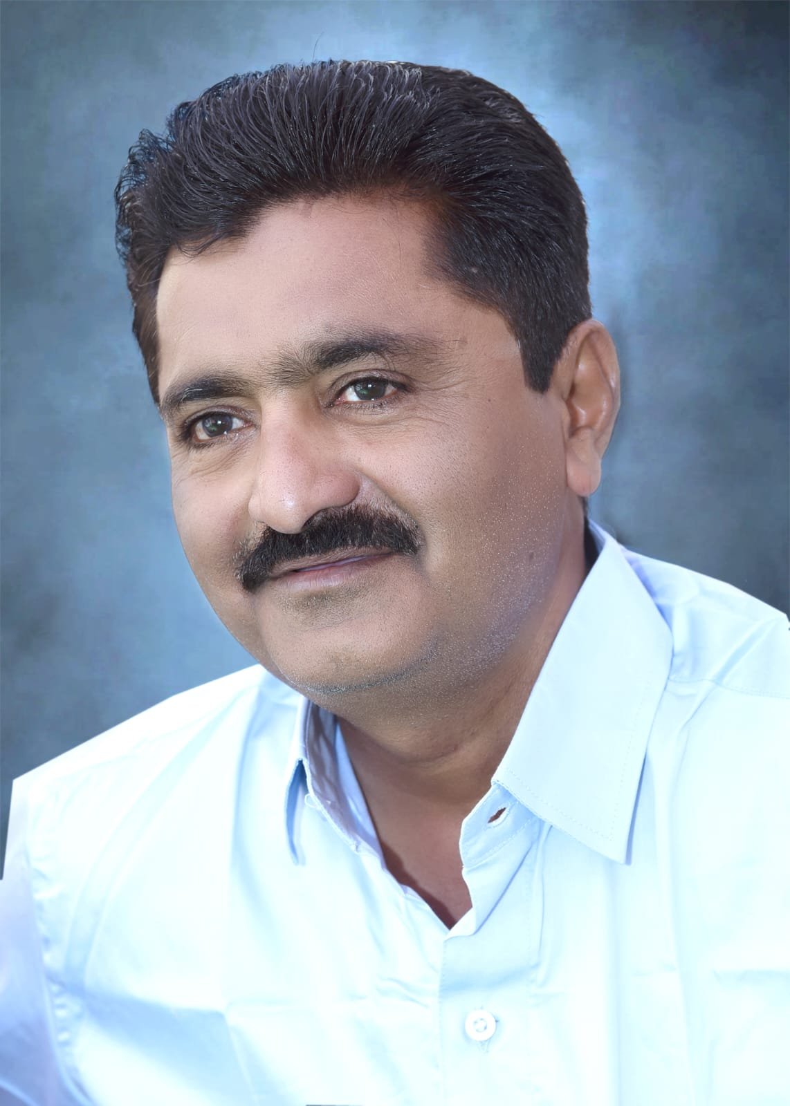 शारदा विद्यालयात होणार राजेंद्र दोधूलाल चौधरी सरांचा सेवानिवृत्ती सोहळा   “कलेच्या साधनेतून समाजशीलतेकडे प्रवास — उद्या राजेंद्र चौधरी सरांच्या कार्याला सन्मानाचा मुजरा”