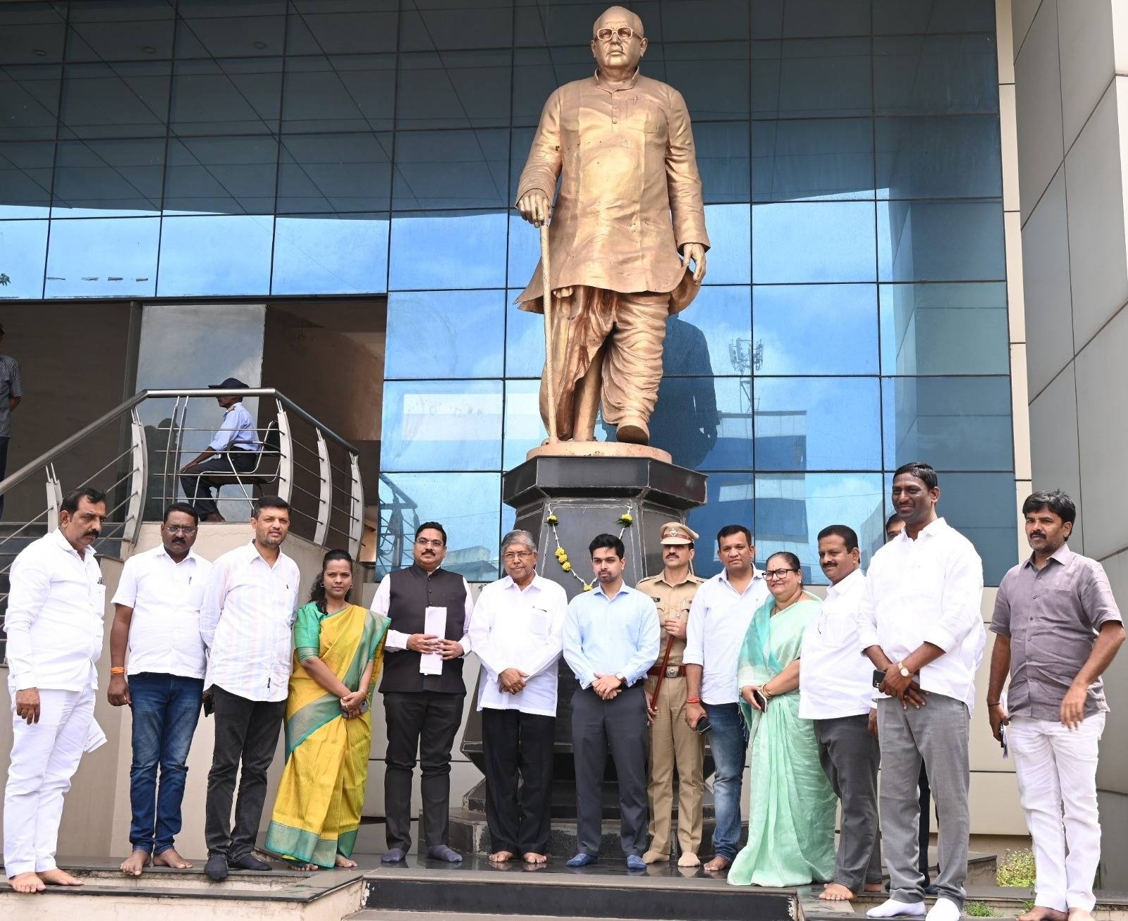 फेब्रुवारी महिन्यापर्यंत पद्मभूषण डॉ. वसंतदादा पाटील स्मारकाचे काम पूर्ण करण्यासाठी प्रयत्न करू, पालकमंत्री चंद्रकांत पाटील यांची ग्वाही*