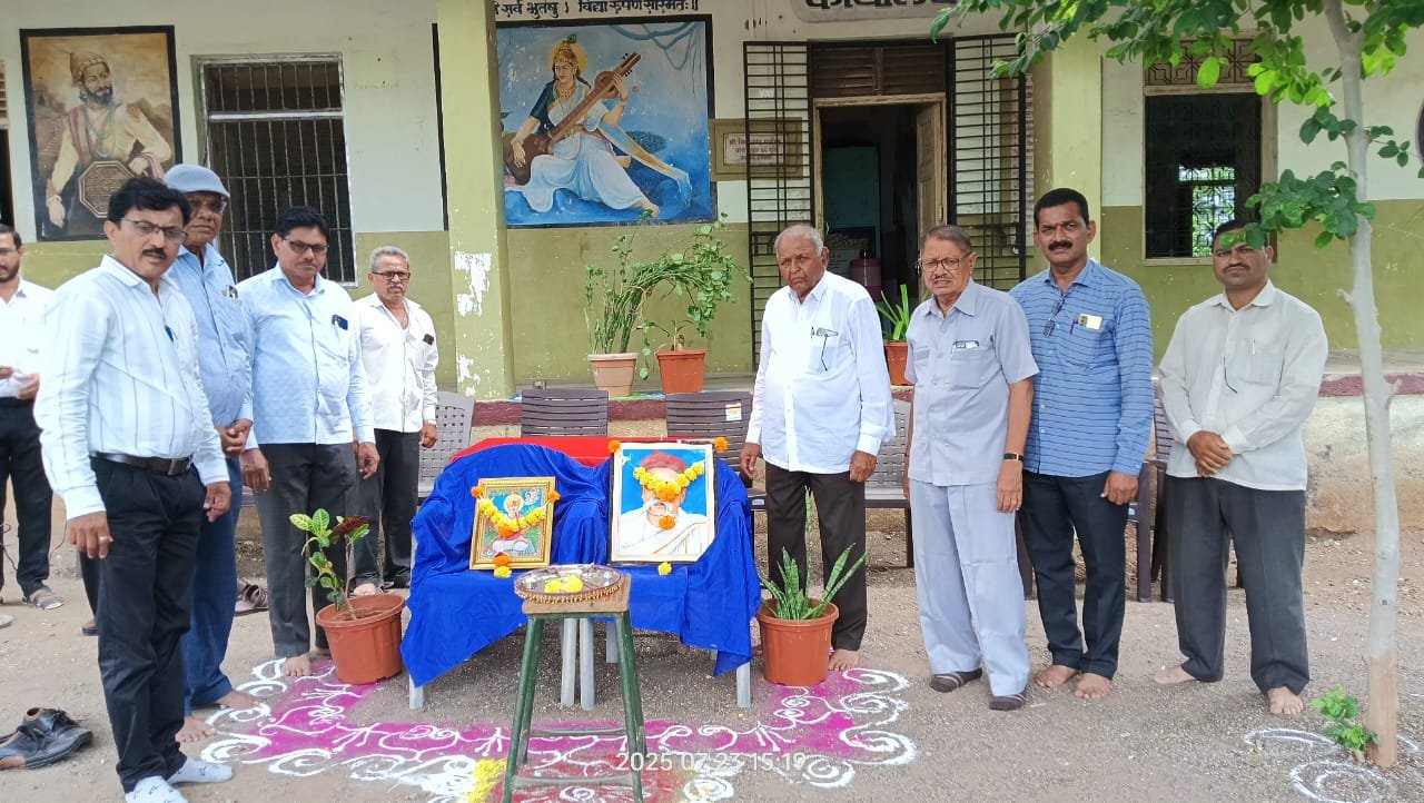 संत प्रेरणा आणि राष्ट्रनायकांची आठवण — पिंपळीत वकृत्व व चित्रकला स्पर्धा रंगात”