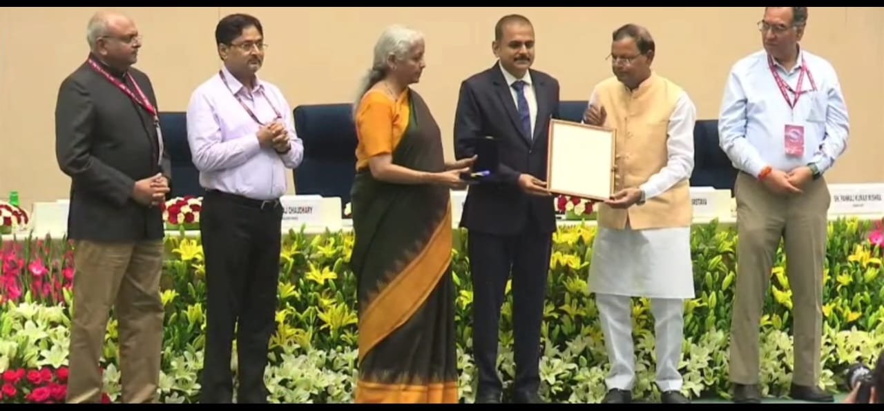 अमळनेरचा सन्मान! आयुक्त संदीप साळुंखे यांना “सर्वोत्तम सेवा पदक” प्रदान!