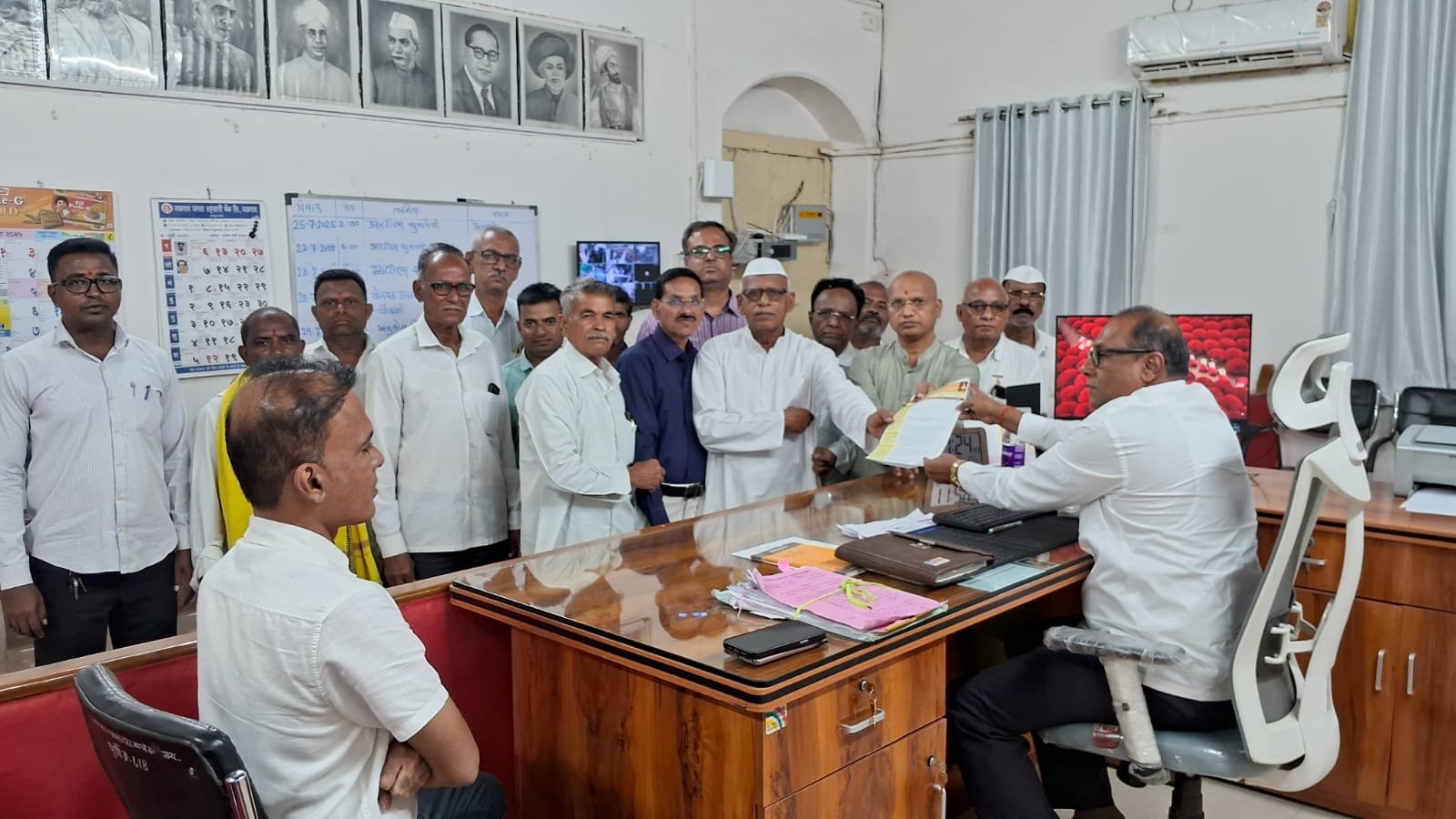 अहिल्यादेवी होळकर अवमान प्रकरणी सकल धनगर समाज आक्रमक; प्रांताधिकाऱ्यांना निवेदन, दोषींवर कठोर कारवाईची मागणी