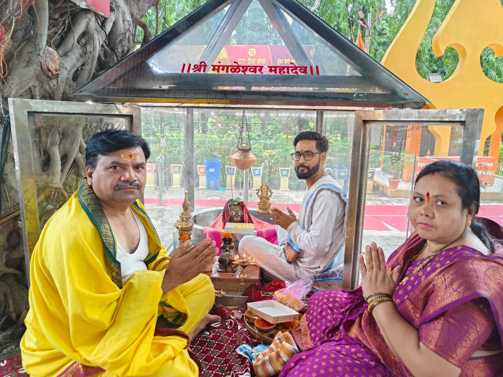 श्रावणात गूंजला ‘ॐ नमः शिवाय’चा जयघोष! श्री मंगळेश्वर मंदिरात रुद्राभिषेक सोहळा भक्तिभावात पार