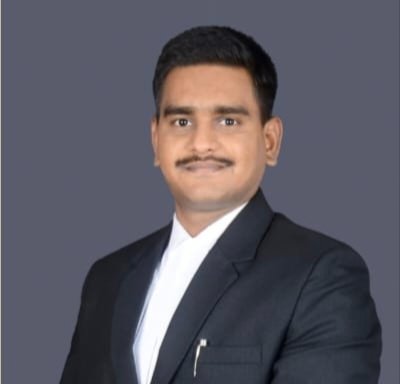 🔸 “वर्गखोलीतला खोडकर आज न्यायालयातला वकील!”