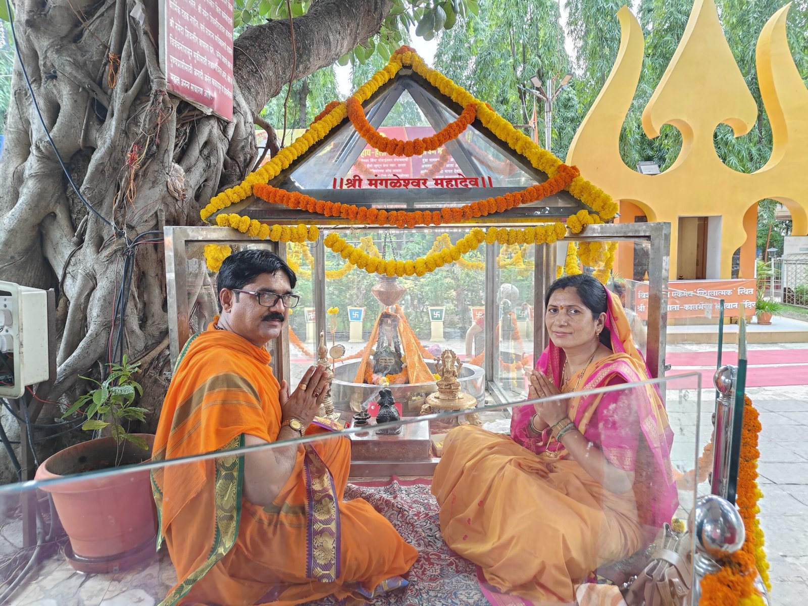 श्रावणात भक्तीमय गंगाजळ! श्री मंगळग्रह मंदिरात रुद्राभिषेकाने गुंजला हर हर महादेव , अंतुर्ली येथील नितीन पाटील सपत्नीक पूजेचे मानकरी; भाविकांची मोठ्या संख्येने उपस्थिती