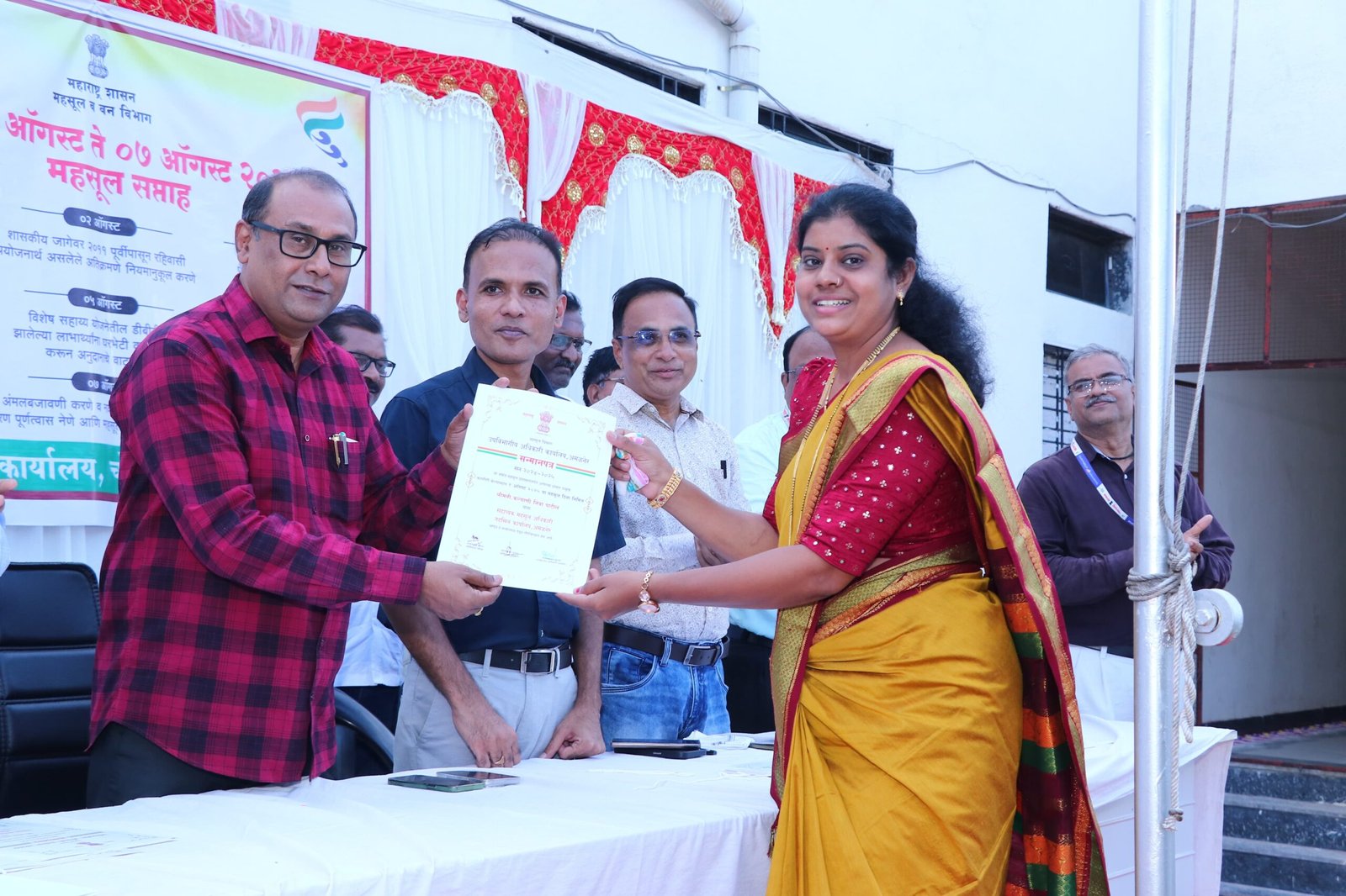 “उत्कृष्ट महसूल सेवेसाठी श्रीमती कल्याणी निंबा पाटील यांचा सन्मान!”