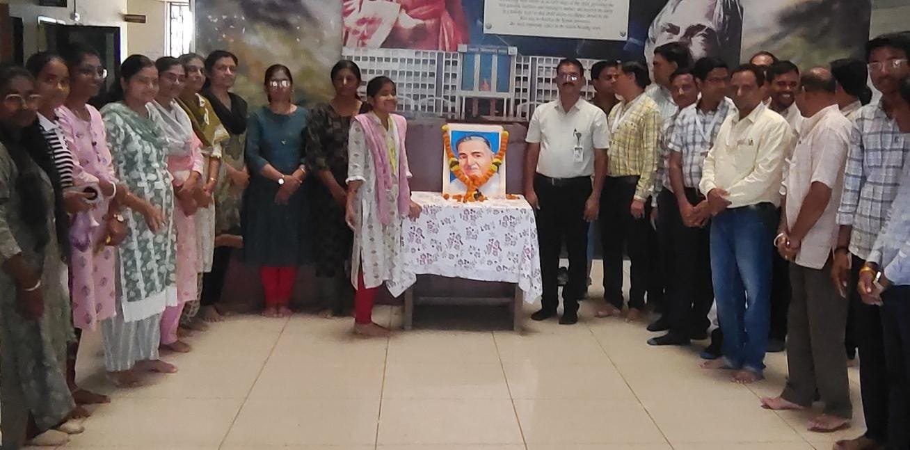 “स्वातंत्र्यसंग्रामातील अग्रणी क्रांतिसिंह नाना पाटील यांना एम.जे. कॉलेजात अभिवादन”