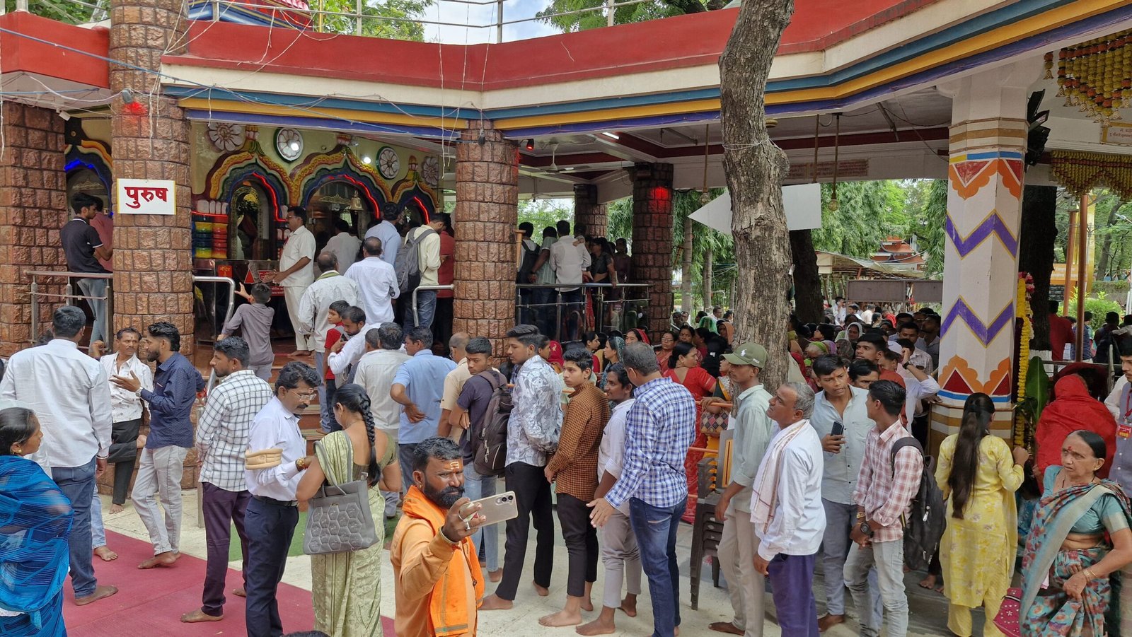 अंगारकी चतुर्थी निमित्त अमळनेरच्या मंगळ ग्रह मंदिरात भक्तांचा महासागर”