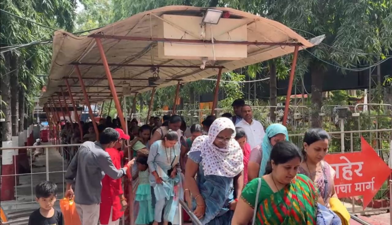 श्री मंगळ ग्रह मंदिरात अंगारक चतुर्थी निमित्त भाविकांची अलोट गर्दी