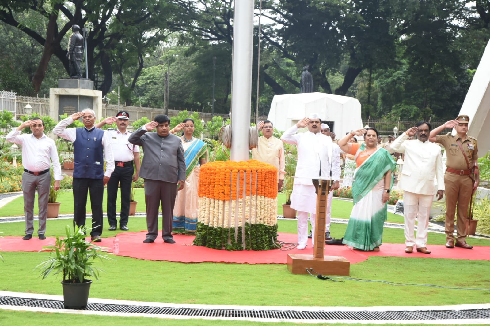 स्वातंत्र्यदिनाच्या उत्सवात विधानपरिषदेच्या १०० वर्षांच्या परंपरेला अधिक समृद्ध करण्याचा संकल्प — डॉ. नीलम गोऱ्हे*
