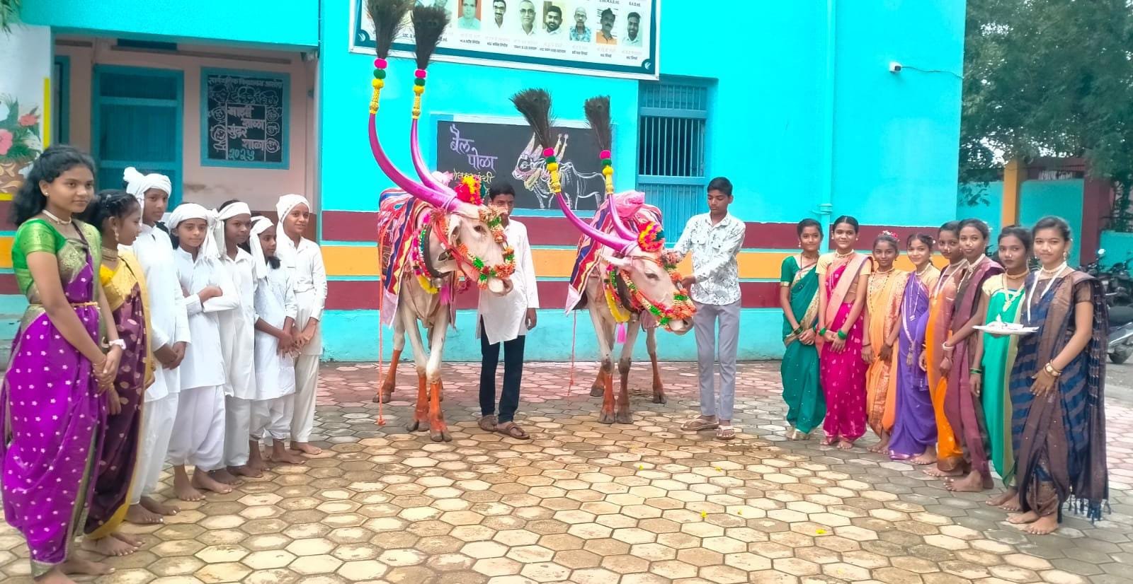 असोदा येथे शाळेत बैलपोळा उत्साहात साजरा