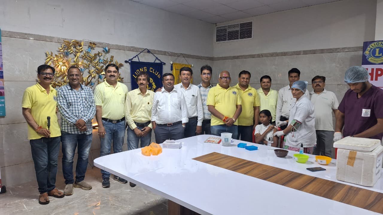 अमळनेर येथे HPV लसीकरण शिबिराला मोठा प्रतिसाद  लायन्स क्लब अमळनेरचा उपक्रम ठरला प्रेरणादायी – मुलींच्या आरोग्याचे संरक्षण