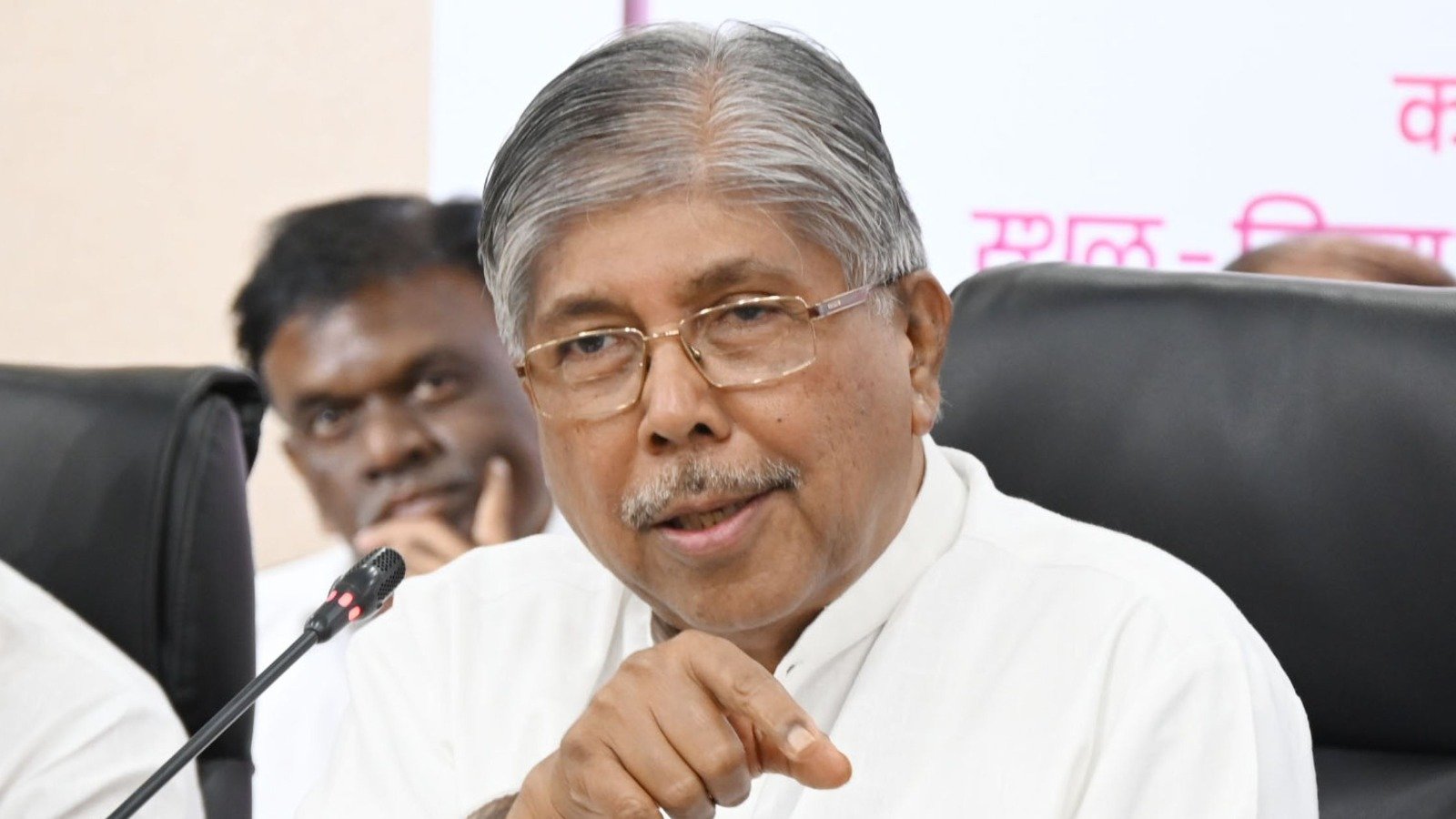 एसईबीसी व ओबीसी विद्यार्थ्यांना जात वैधता प्रमाणपत्र सादर करण्यास मुदतवाढ – उच्च व तंत्र शिक्षणमंत्री चंद्रकांत पाटील*